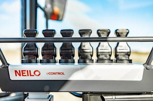 Neilo Equipment M5111 Cabin Tractor Grader image