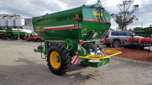 6000L Wagon Trailing Fertiliser Spreader image