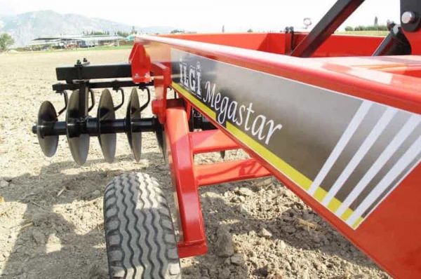 Megastar-K 48 Folding Disc Harrow image