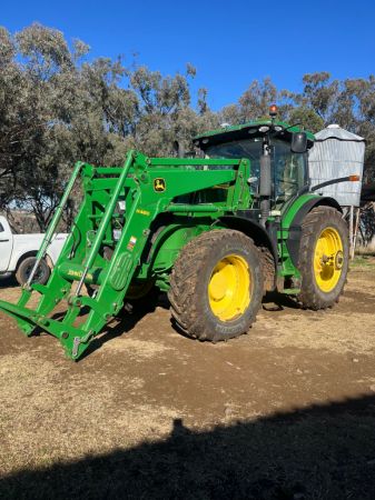 John Deere 7230r with Loader image