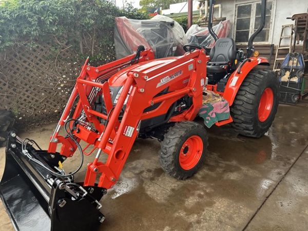 KIOTI CK4210 ROPS HST TRACTOR WITH 4IN1 LOADER image