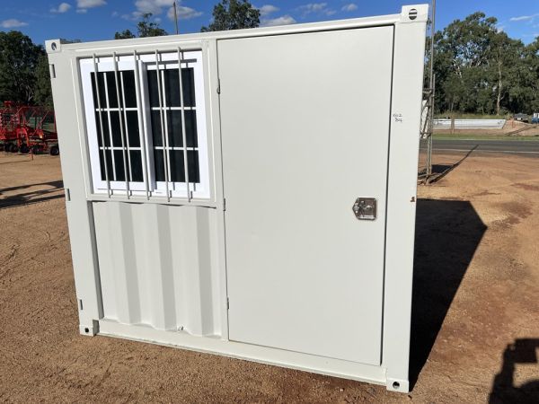 CONTAINER 7 FOOT CONTAINER image