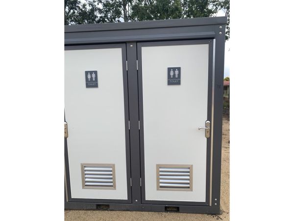 TOILET DOUBLE/TWIN TOILET BLOCK image