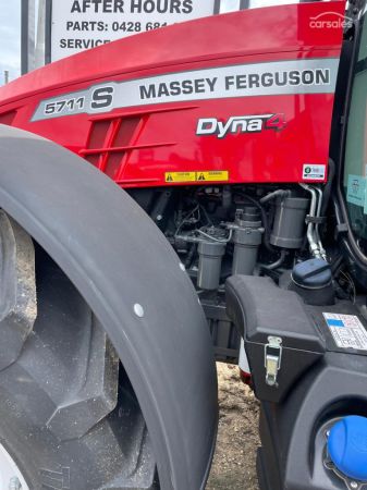 Massey Ferguson 5711 S image
