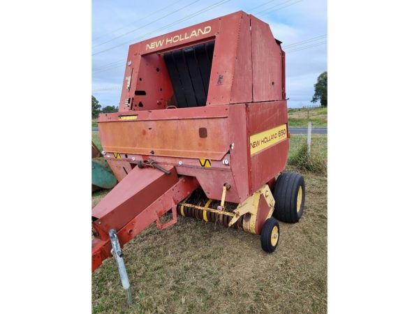 NEW HOLLAND 650 image