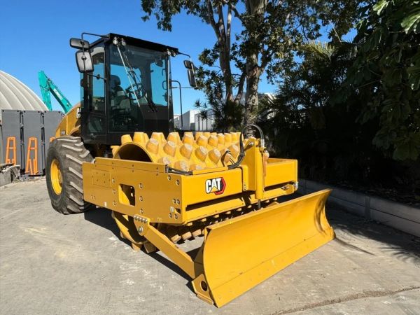 2024 CATERPILLAR CP56B image