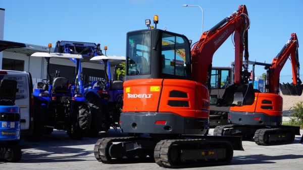 TRIDENT 3.8T A/C CABIN EXCAVATOR, 4 X SIZES BUCKETS, THUMB GRAB, RIPPER AND HYDRAULIC QUICK HITCH image