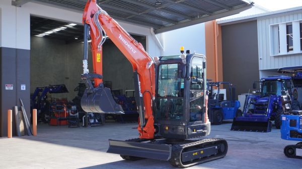 TRIDENT 3.8T A/C CABIN EXCAVATOR, 4 X SIZES BUCKETS, THUMB GRAB, RIPPER AND HYDRAULIC QUICK HITCH image