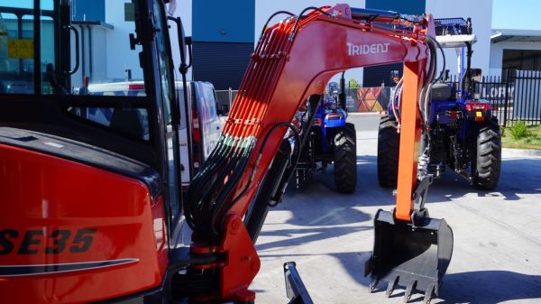 TRIDENT 3.8T A/C CABIN EXCAVATOR, 4 X SIZES BUCKETS, THUMB GRAB, RIPPER AND HYDRAULIC QUICK HITCH image