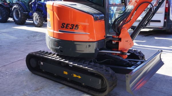 TRIDENT 3.8T A/C CABIN EXCAVATOR, 4 X SIZES BUCKETS, THUMB GRAB, RIPPER AND HYDRAULIC QUICK HITCH image