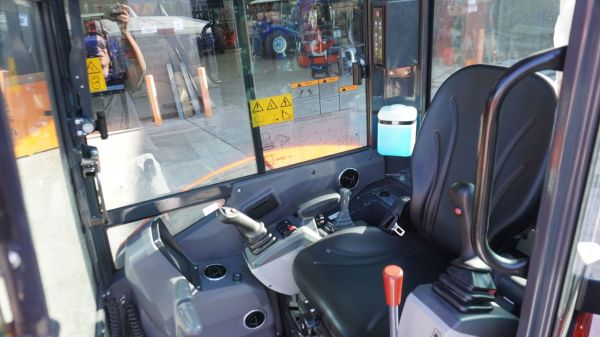 TRIDENT 3.8T A/C CABIN EXCAVATOR, 4 X SIZES BUCKETS, THUMB GRAB, RIPPER AND HYDRAULIC QUICK HITCH image