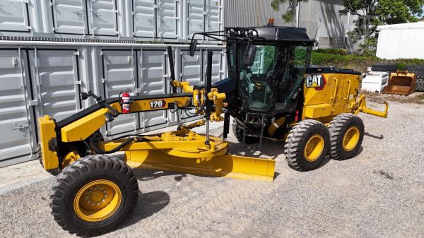 2020 CATERPILLAR 120 image