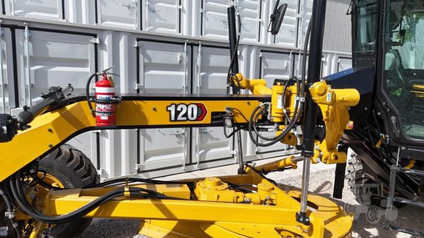 2020 CATERPILLAR 120 image