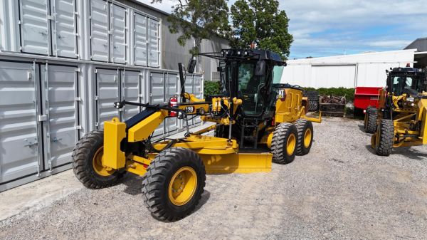 2020 CATERPILLAR 120 image