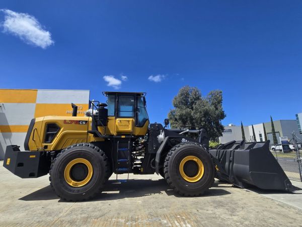 L76-C5 280hp Cummins engine 24.8T opreation weight Wheel loader image