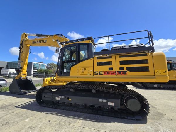 SE335LC 323hp Cummins engine 34.6T operation weight excavator image