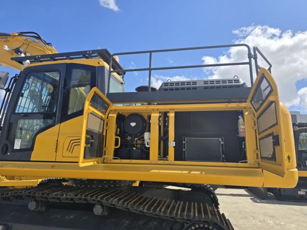 SE335LC 323hp Cummins engine 34.6T operation weight excavator image