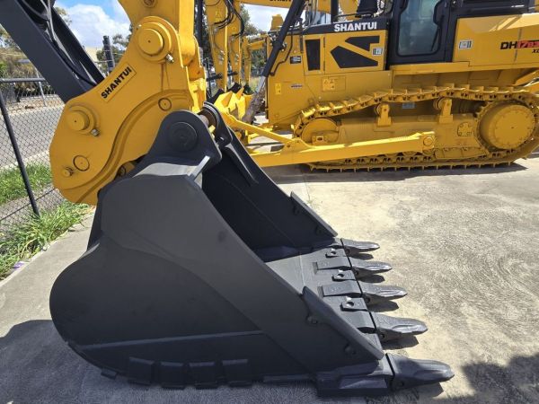SE335LC 323hp Cummins engine 34.6T operation weight excavator image