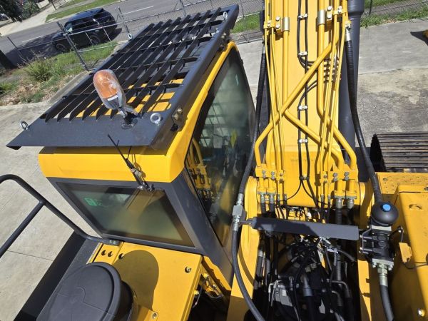 SE335LC 323hp Cummins engine 34.6T operation weight excavator image