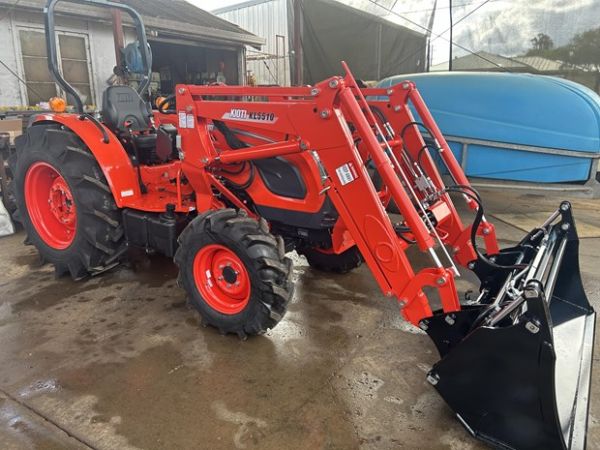 KIOTI DK5320 WITH LOADER AND 4 IN 1 image