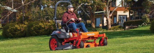 Kubota Z400 Series Zero-Turn Mower image