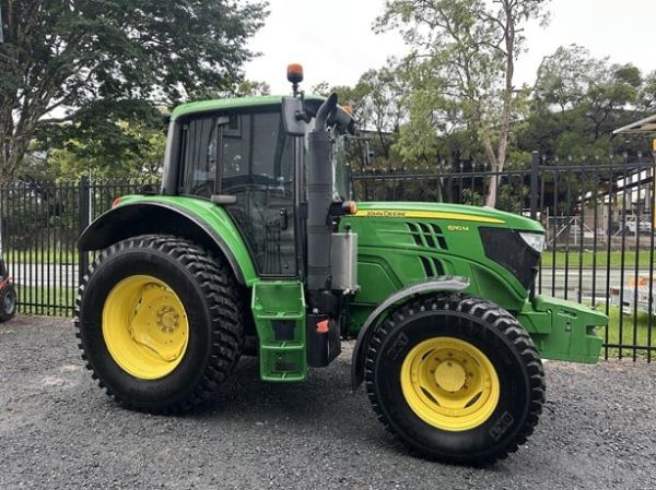 2016 JOHN DEERE 6110M image