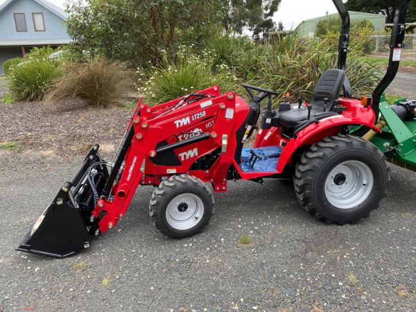 TYM T265, 25hp Tractor with Front end Loader image