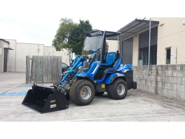 8.4SK Multione 2024 Model Two Speed Mini Loader - High Torque and High Speed! image