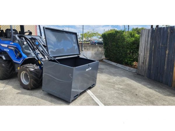 8.4SK Multione 2024 Model Two Speed Mini Loader - FREE Job Site Toolbox image