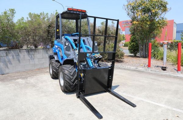 6.3SK Multione Bee Mini Loader - 950kg Lift Capacity 2 SPEED (20km/h) image
