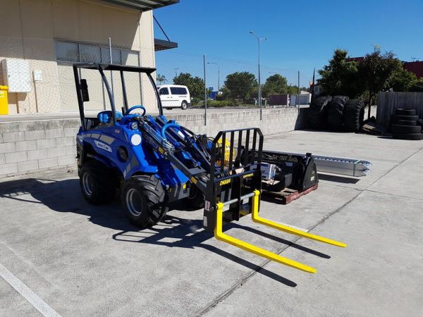 5.3K Multione Power Packed Mini Loader - Italian Manufacturing Excellence Specifications image