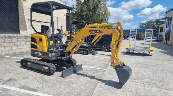 U20 Yuchai 2024 Model Pro Series Mini Excavator 1.85T with Attachments! image