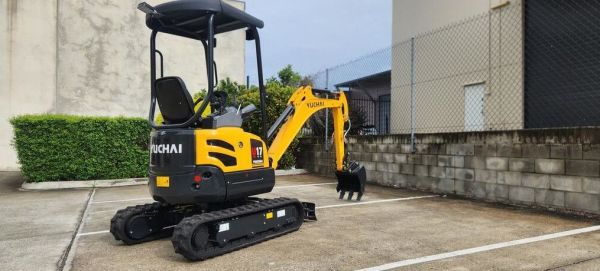 U17 Pro Yuchai Mini Excavator + Buckets + Ripper + Auger Drive! image