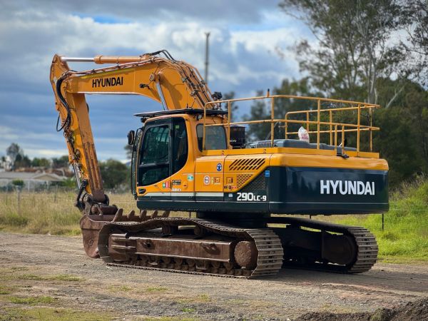 2019 Hyundai R290 Tracked-Excav LC-9 image