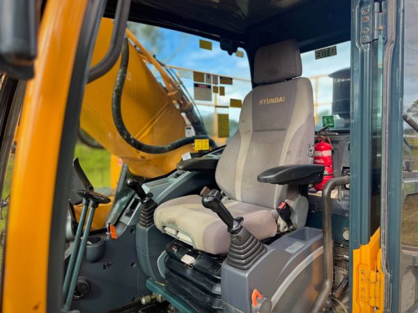 2019 Hyundai R290 Tracked-Excav LC-9 image