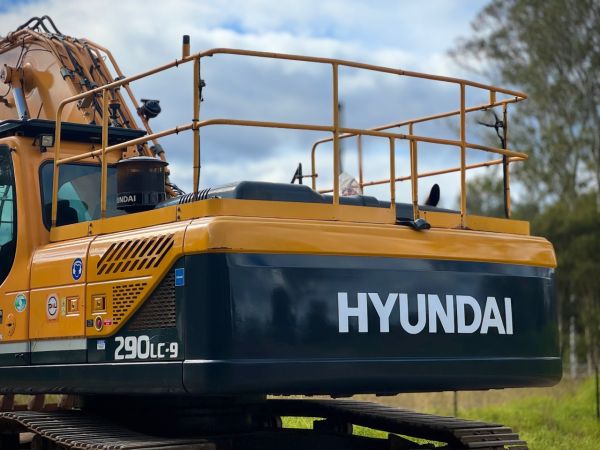 2019 Hyundai R290 Tracked-Excav LC-9 image