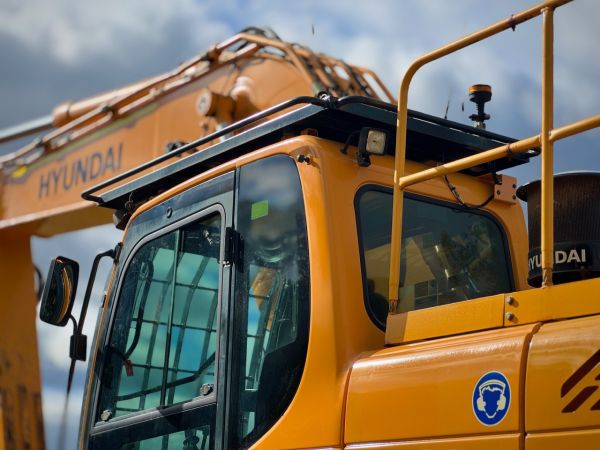 2019 Hyundai R290 Tracked-Excav LC-9 image