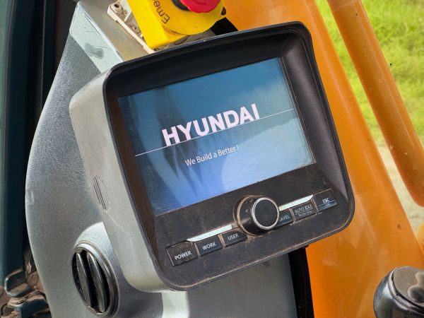 2019 Hyundai R290 Tracked-Excav LC-9 image