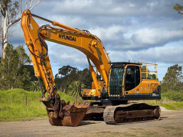 2019 Hyundai R290 Tracked-Excav LC-9 image