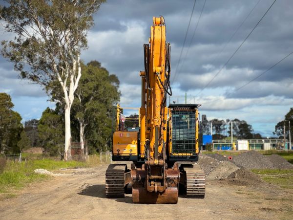 2019 Hyundai R290 Tracked-Excav LC-9 image