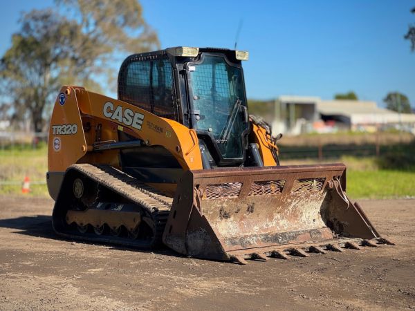 2017 CASE TR320 Skid Steer image