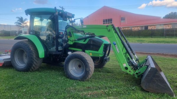 2016 Deutz Fahr 5105.4G Tractor & FEL image