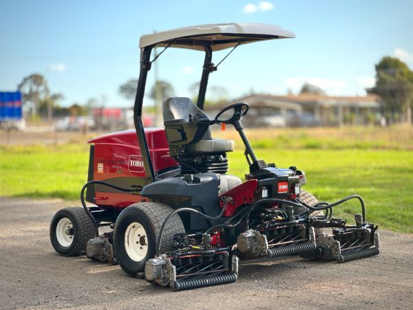 2020 Toro Reelmaster 5010-H Golf Fairway mower CrossTrax AWD Hybrid image