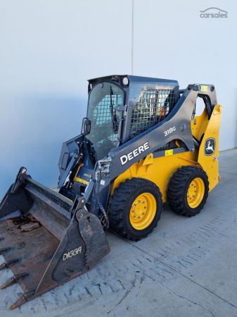 2019 John Deere 318G image