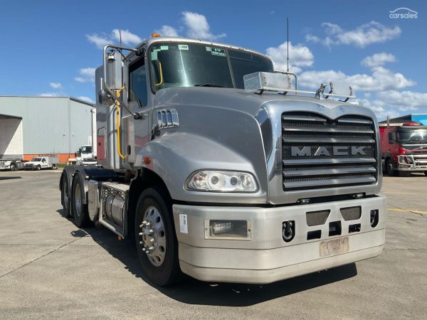 2018 Mack Granite image
