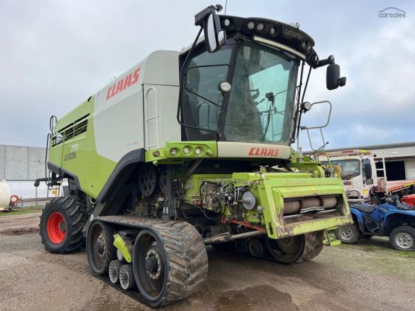 2015 Claas Lexion 770 Harvester image