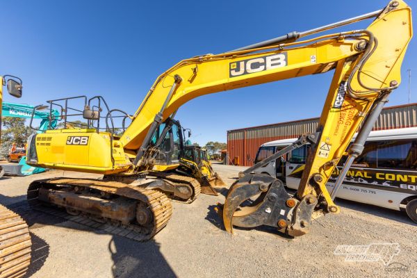 2015 JCB JS200SC image