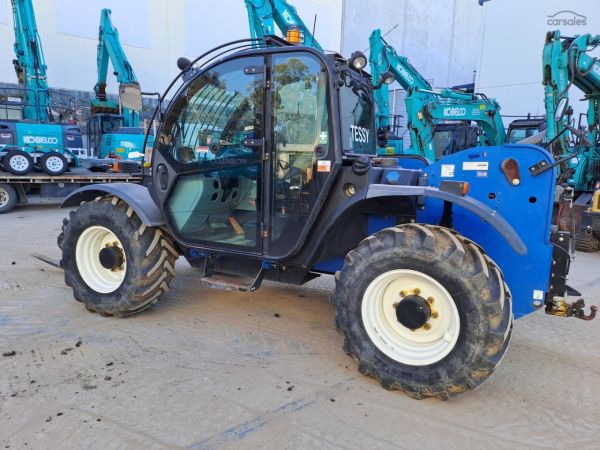 2017 New Holland LM 7.42 image