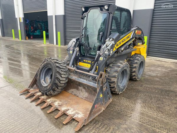 2022 New Holland L320 image