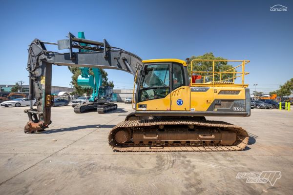 2016 Volvo EC220DL image